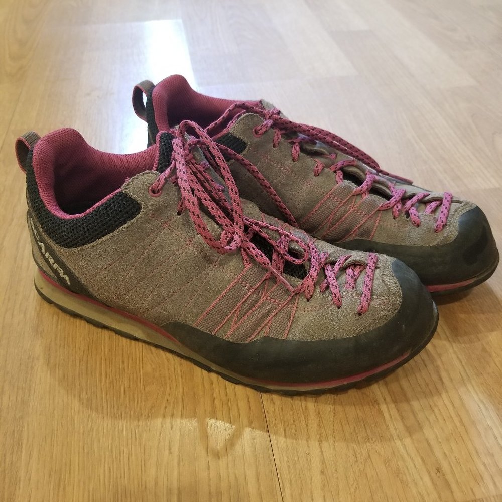 Scarpa Crux Approach Shoes, women's size 40 / 8.5